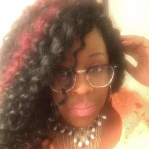 Meet your Posher, Dominique